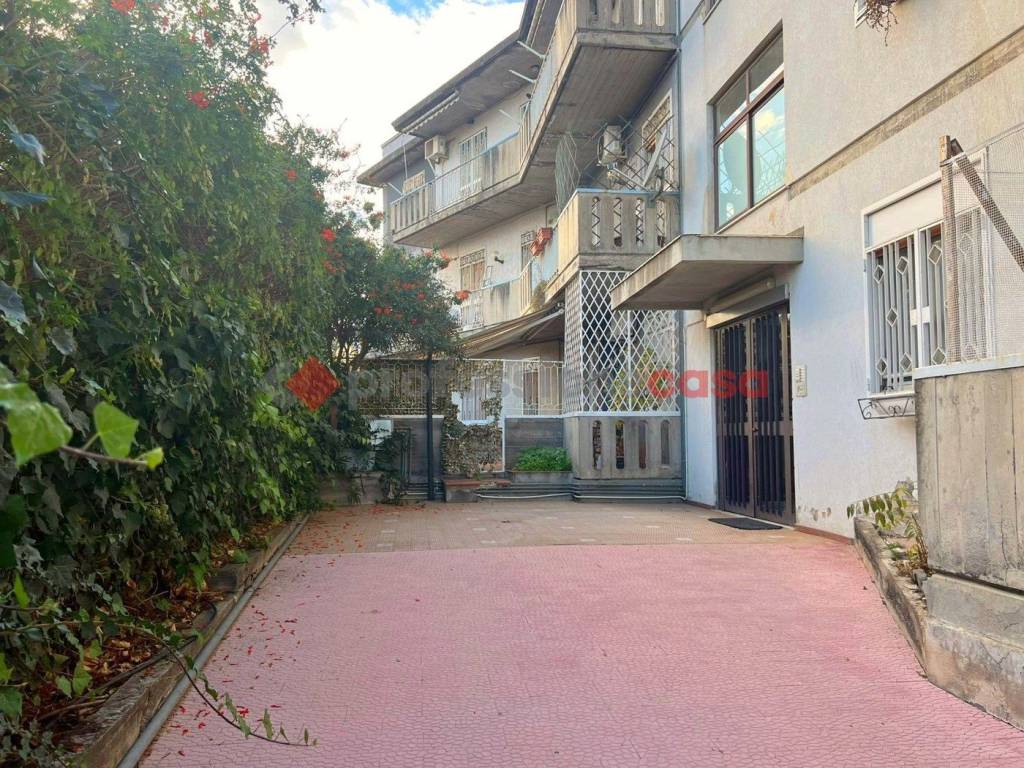 Appartamento a San giovanni la punta in Via Madonna delle Lacrime, 64 - Foto 4