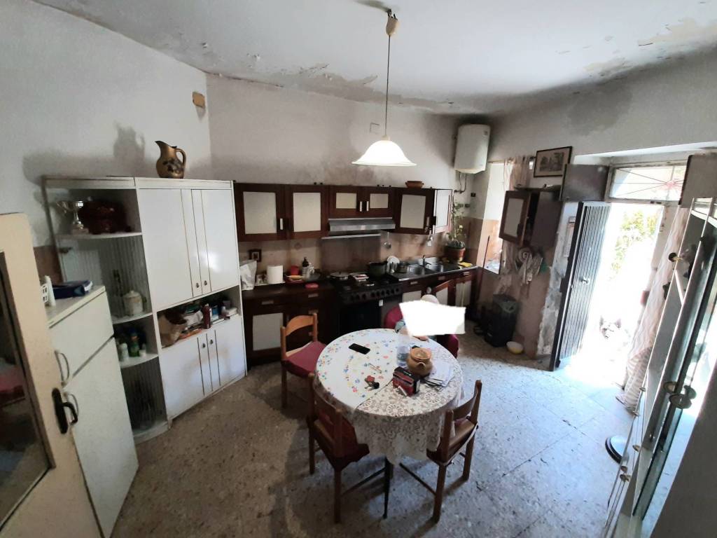 Casa indipendente a Catanzaro in Via San Francesco di Paola - Foto 2