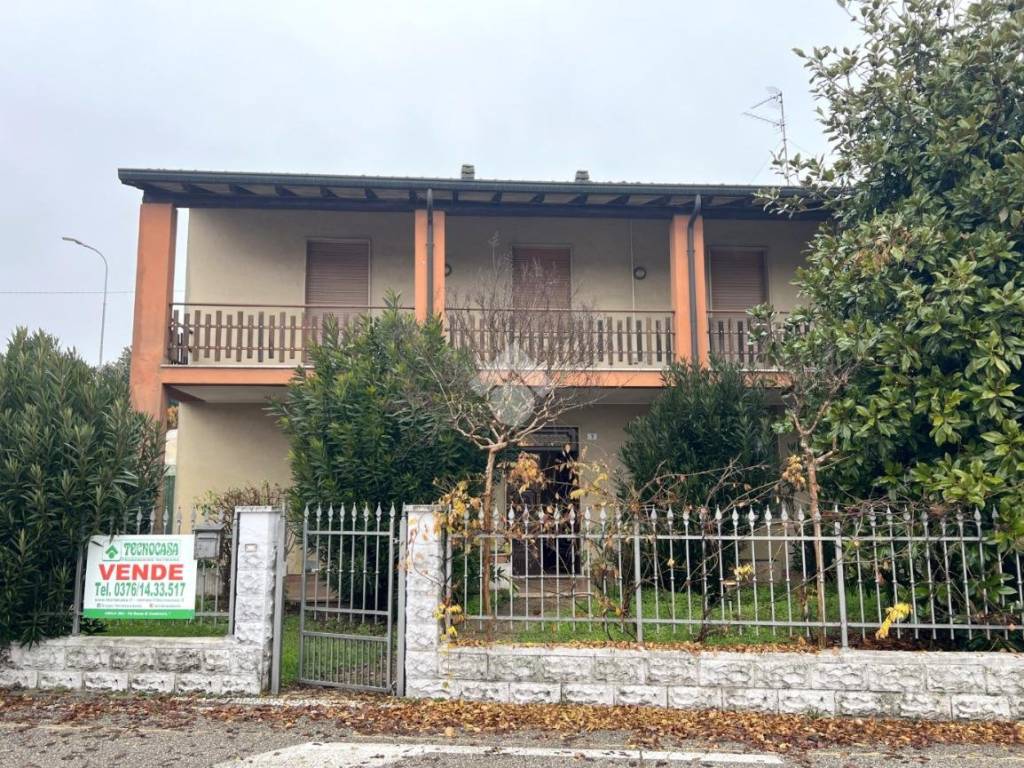 Villa a Acquanegra sul chiese in Strada Campagnola, 7 - Foto 2