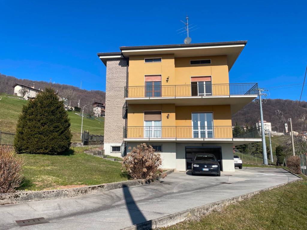 Villa a Alzano lombardo in Via Bracc, 57 - Foto 2