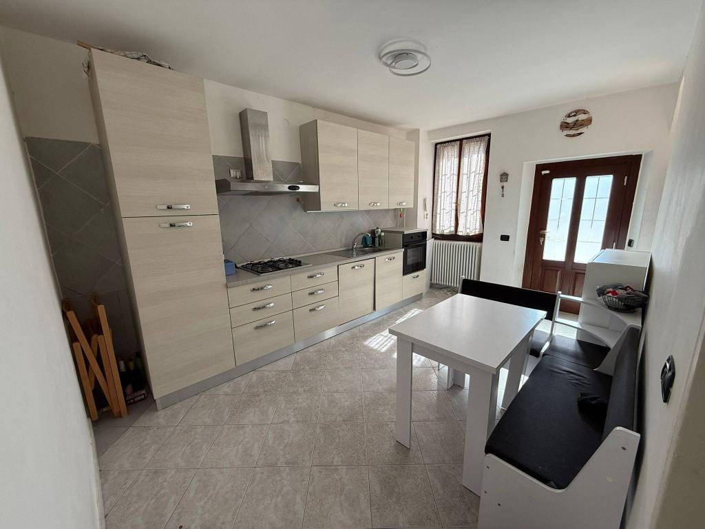 Appartamento a Oltrona di san mamette in Via Vittorio Emanuele II, 7 - Foto 5