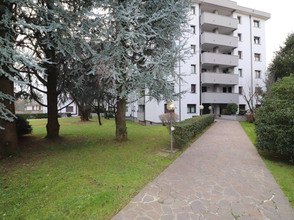 Appartamento a Saronno in Via Leonardo da Vinci - Foto 5