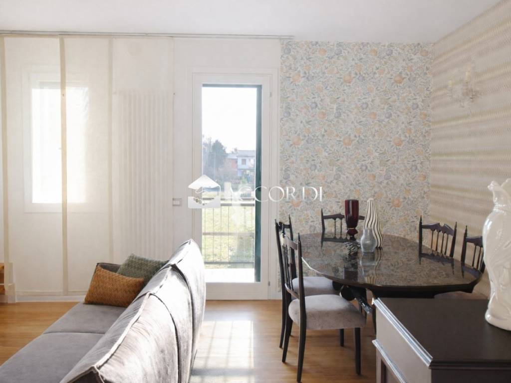 Appartamento a Montebelluna in Via Montello - Foto 2