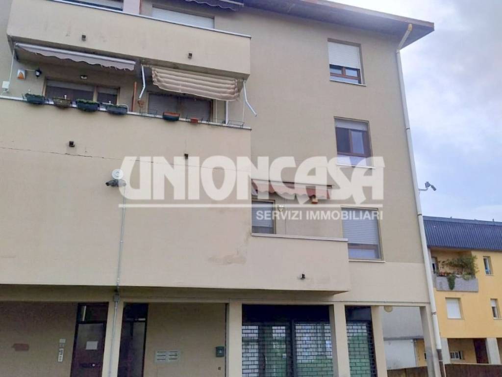 Appartamento a Malnate in Via Isola Pescatori - Foto 2