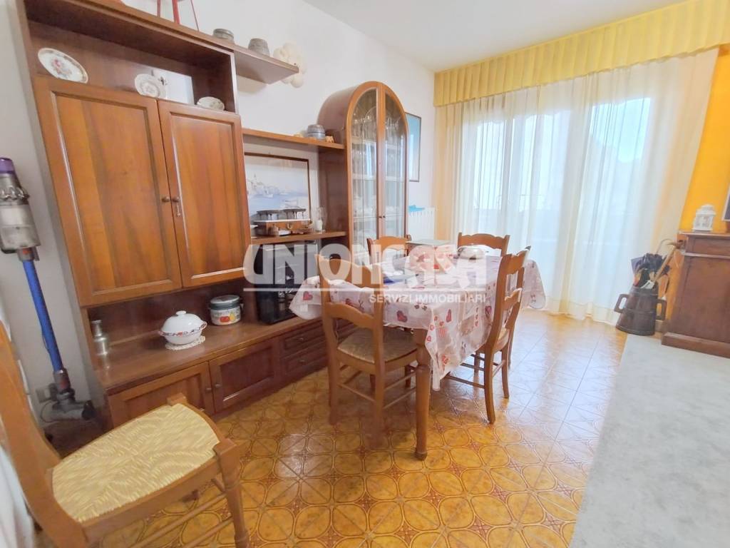 Appartamento a Malnate in Via Isola Pescatori - Foto 5