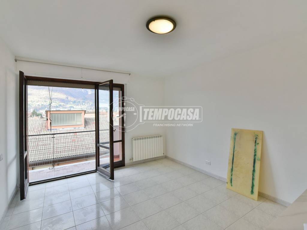 Appartamento a Erba in Via Lecco - Foto 5