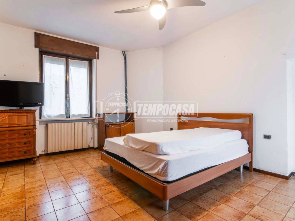 Appartamento a Gorla minore in Via MADONNA DELL'ALBERO 13 - Foto 3