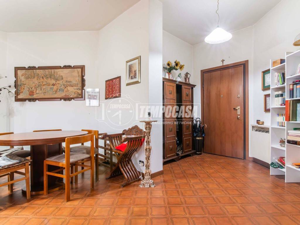Appartamento a Lurate caccivio in Via Camillo Benso Conte di Cavour 7 - Foto 4
