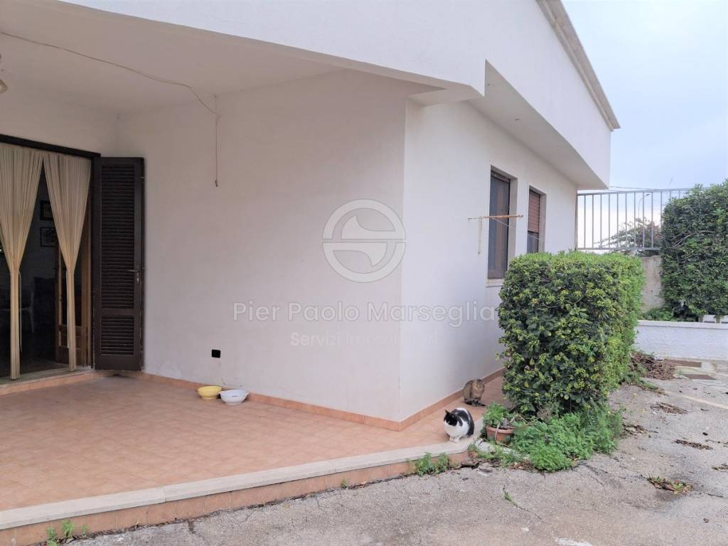 Villa a Ostuni in Viale M. Petrarolo - Foto 3