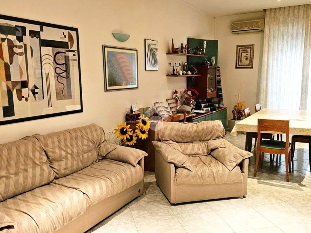Appartamento a Mola di bari in VIA PASCASIO, 16 - Foto 3