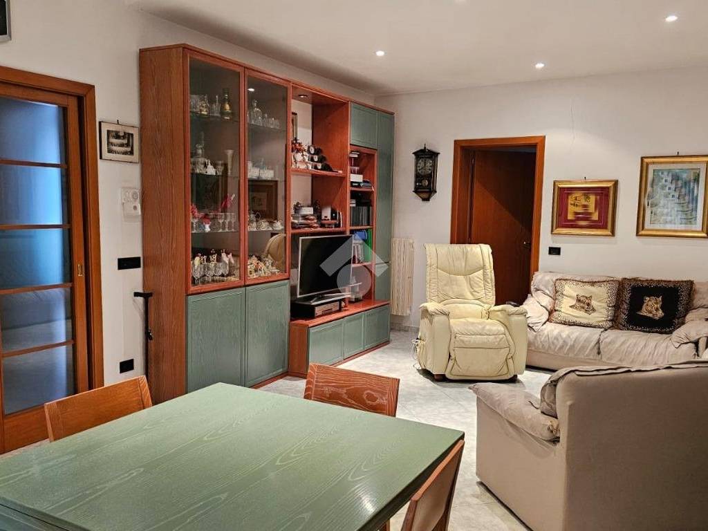 Appartamento a Mola di bari in VIA PASCASIO, 16 - Foto 4