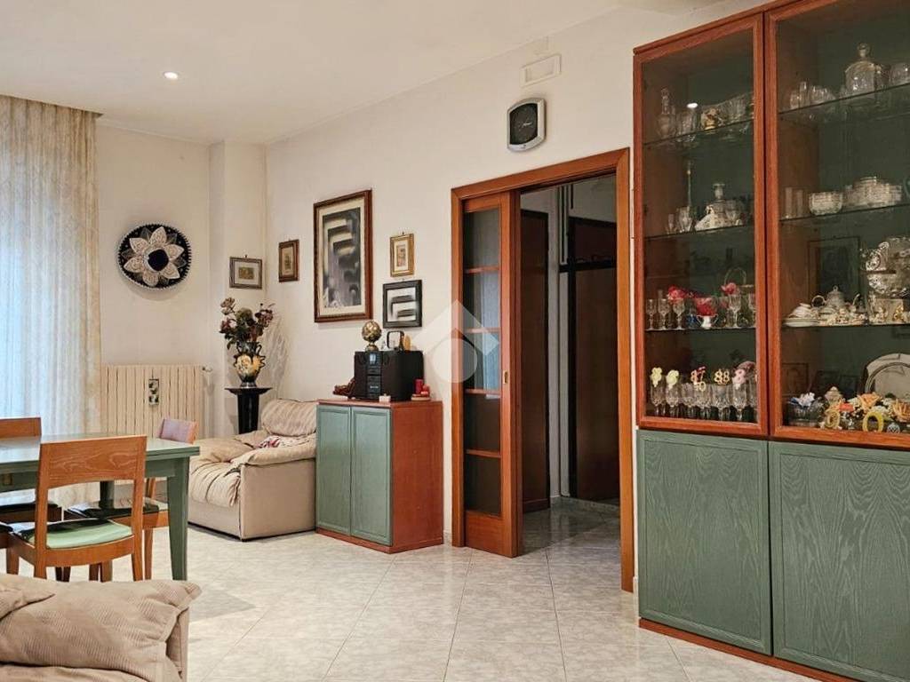 Appartamento a Mola di bari in VIA PASCASIO, 16 - Foto 5