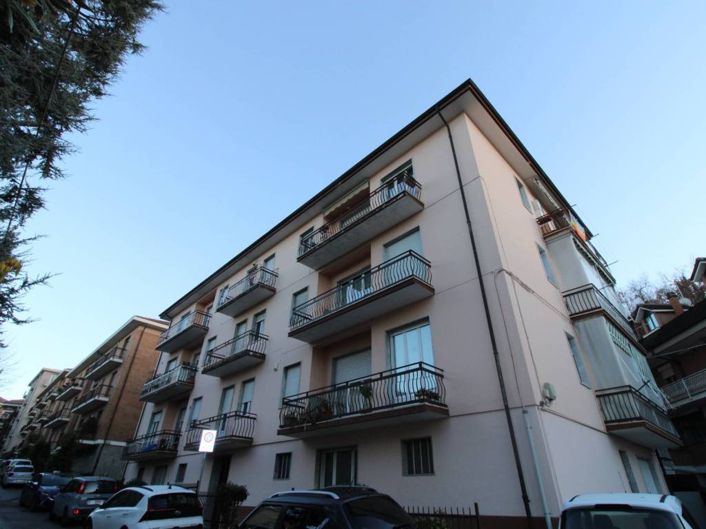 Appartamento a Alba in Via Leonardo Cocito, 18 - Foto 2