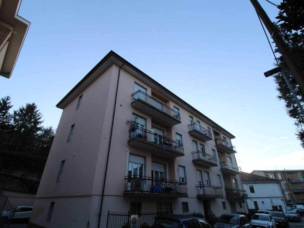 Appartamento a Alba in Via Leonardo Cocito, 18 - Foto 4