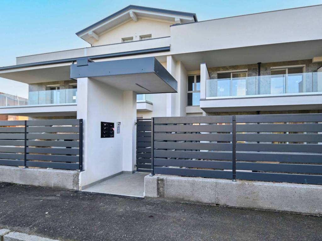 Appartamento a Calusco d'adda in Via Carlo Alberto Dalla Chiesa, 241 - Foto 3