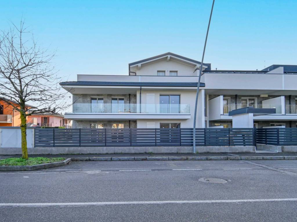 Appartamento a Calusco d'adda in Via Carlo Alberto Dalla Chiesa, 241 - Foto 4