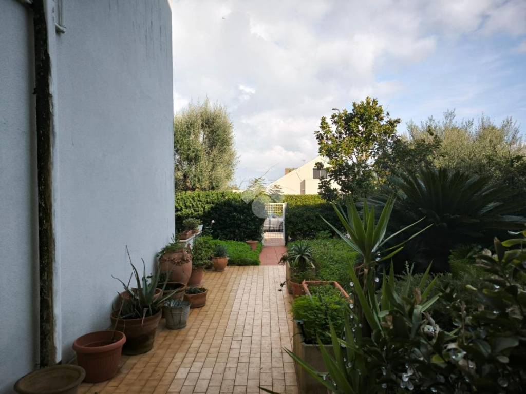 Appartamento a Noicattaro in Viale delle Quercie - Foto 3
