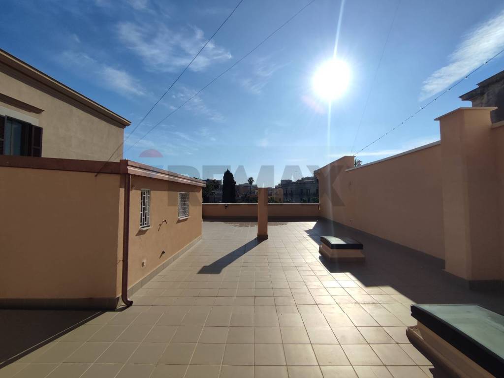 Appartamento a Bisceglie in PIAZZA VITTORIO EMANUELE SECONDO, 83 - Foto 2