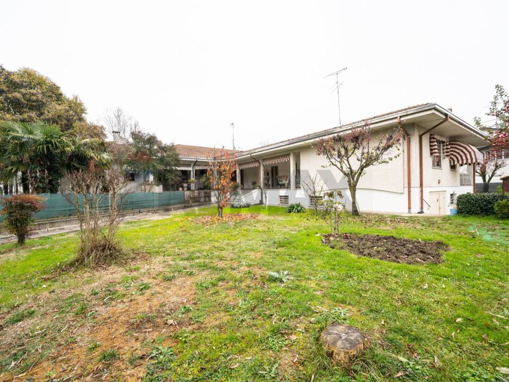 Casa indipendente a Suzzara in Via Palmiro Togliatti, 8 - Foto 2