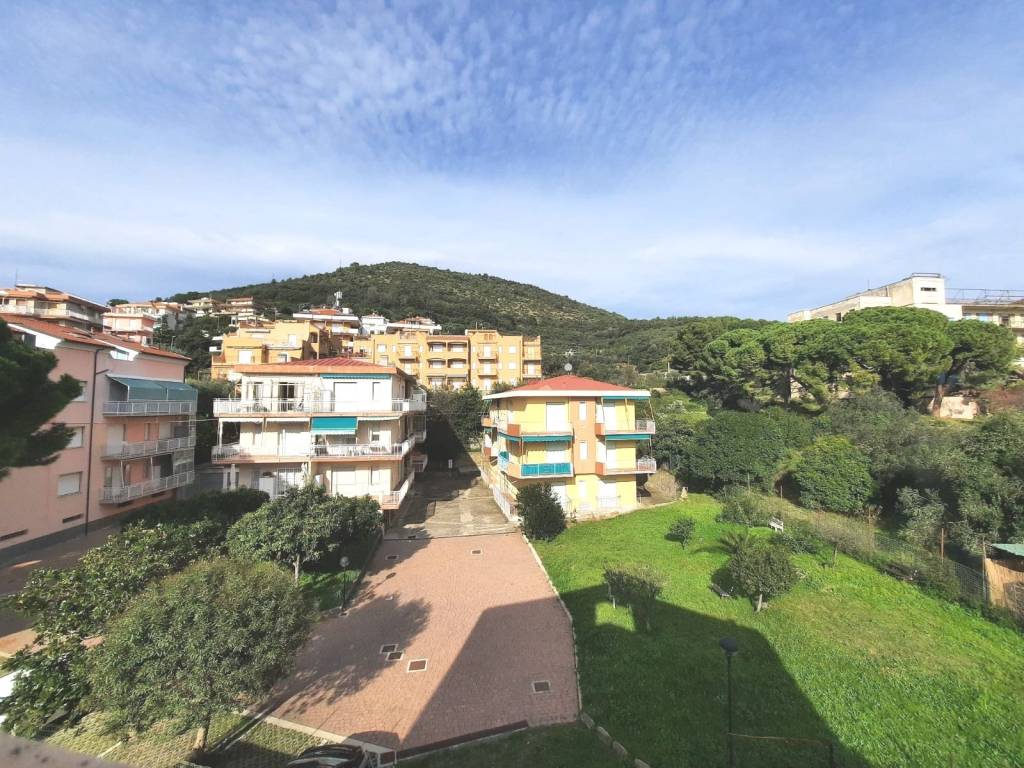 Attico / mansarda a Pietra ligure in Via Pirelli, 25 - Foto 4