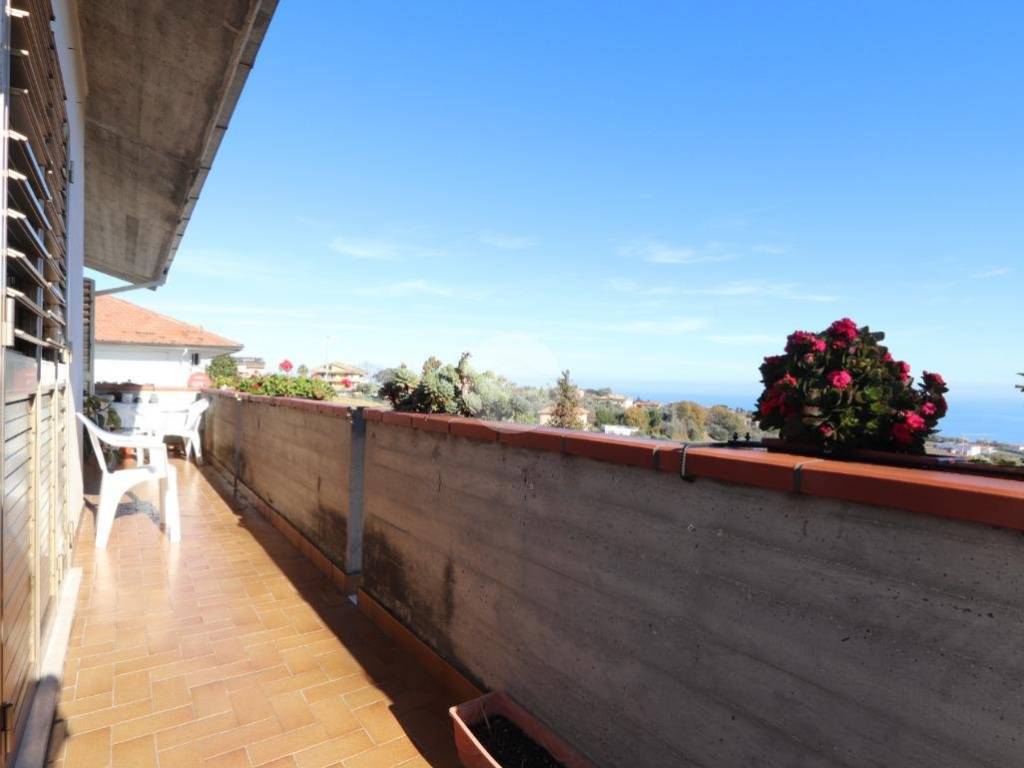 Casa indipendente a Tortoreto in Via Badette, 39 - Foto 2