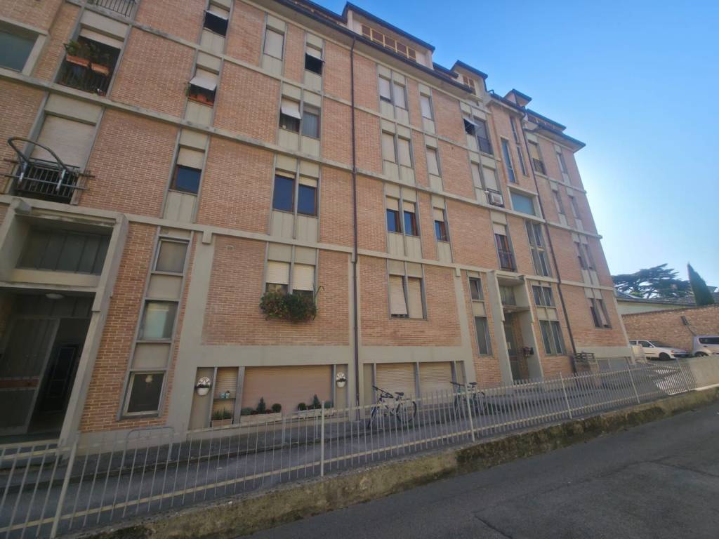 Appartamento a Spoleto in Via Paolo Schiavetti Arcangeli - Foto 4