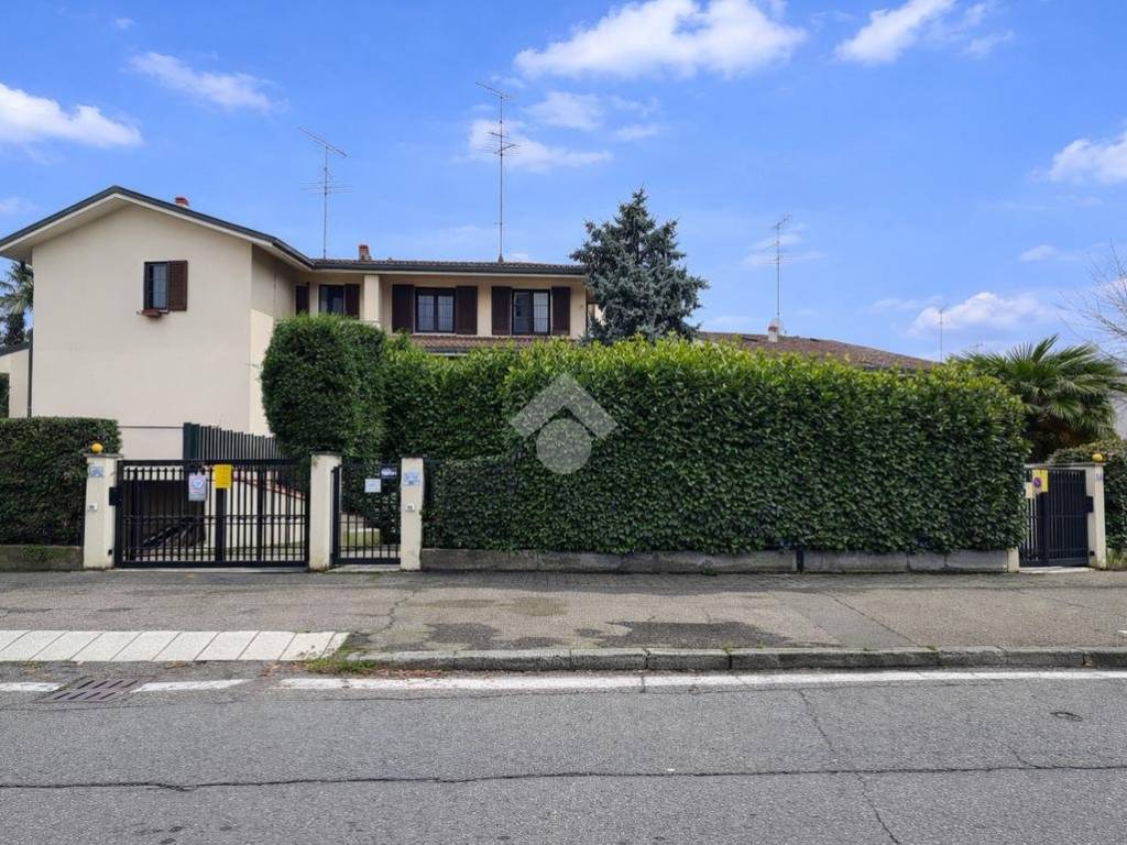 Villa a Siziano in Via g. carducci, 23 - Foto 2