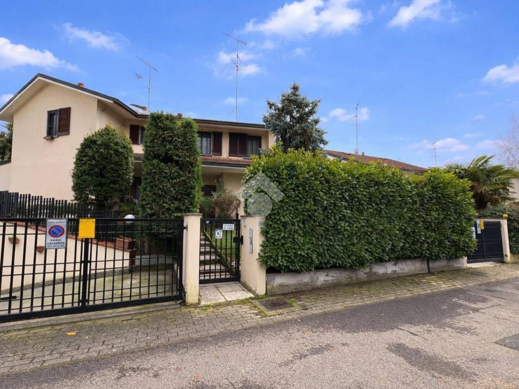 Villa a Siziano in Via g. carducci, 23 - Foto 3