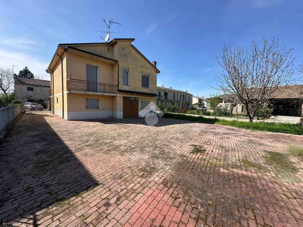 Casa indipendente a Voghera in Strada Torremenapace, 70 - Foto 4