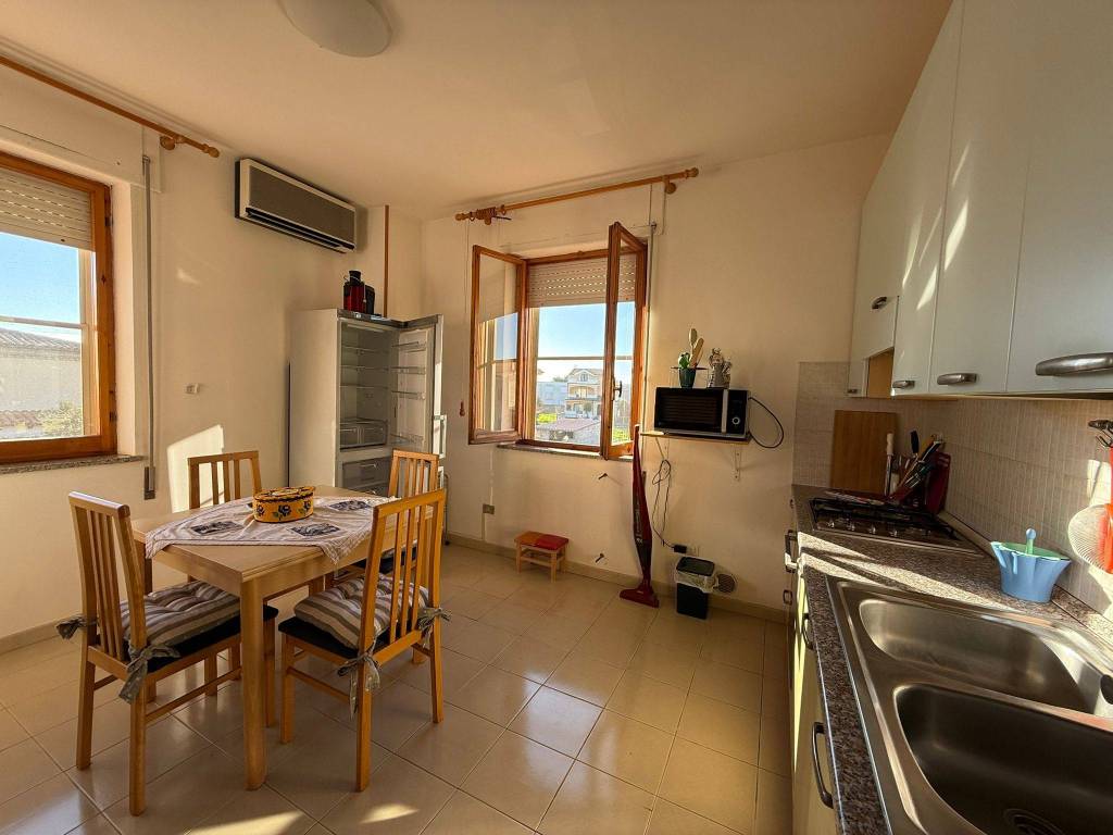 Appartamento a Santa giusta in Via Niccolò Copernico - Foto 2