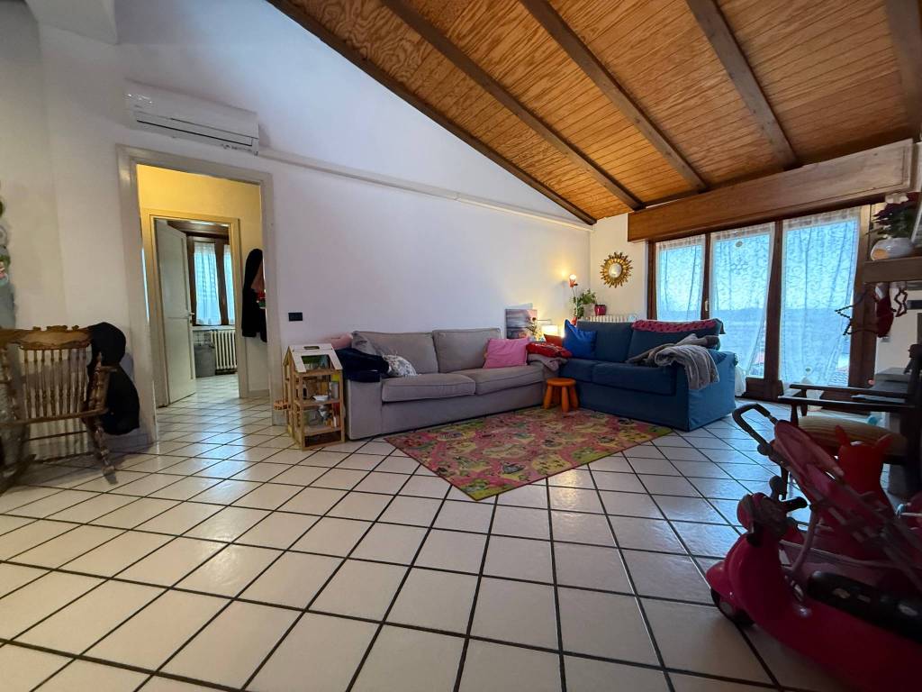 Appartamento a Cantù in Via Domea, 59 - Foto 2