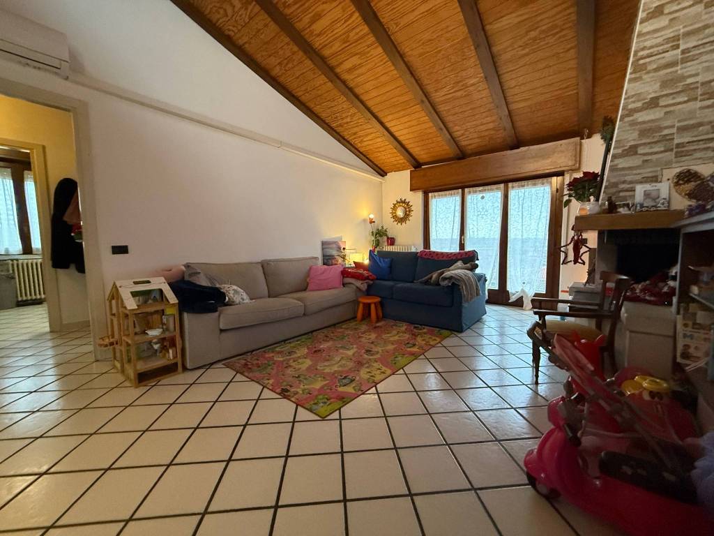 Appartamento a Cantù in Via Domea, 59 - Foto 3