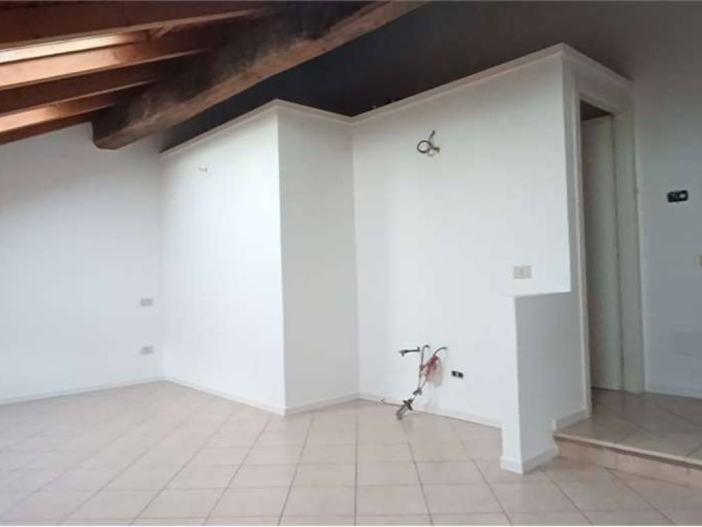 Appartamento a Dolzago in Via Parini - Foto 2