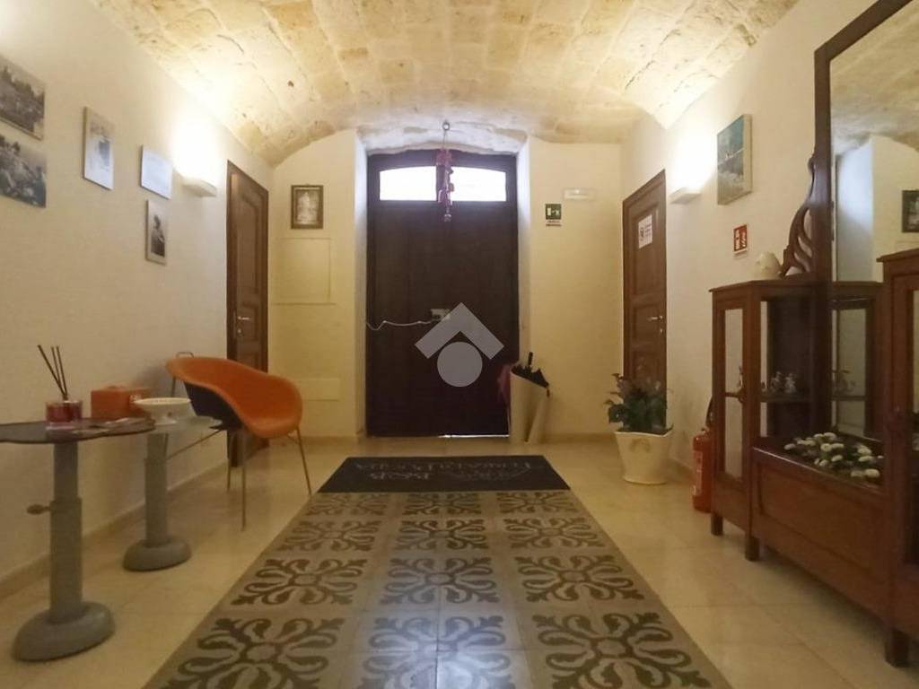 Palazzo / stabile a Mola di bari in VIA CESARE BATTISTA, 60 - Foto 2