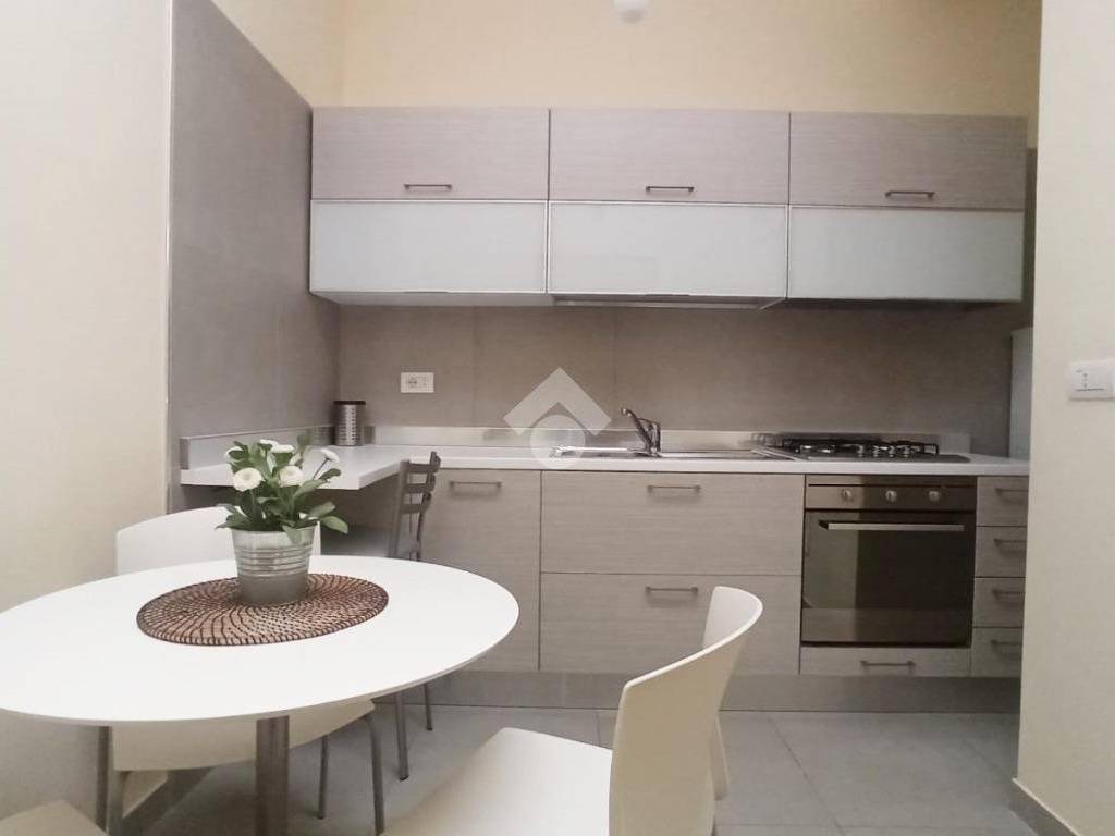 Palazzo / stabile a Mola di bari in VIA CESARE BATTISTA, 60 - Foto 3