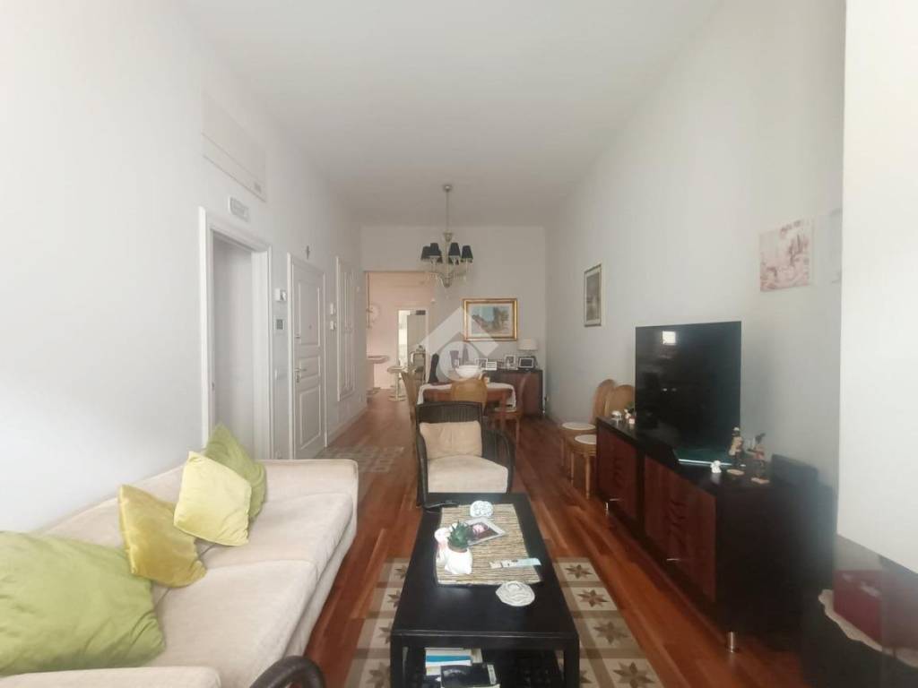 Palazzo / stabile a Mola di bari in VIA CESARE BATTISTA, 60 - Foto 5