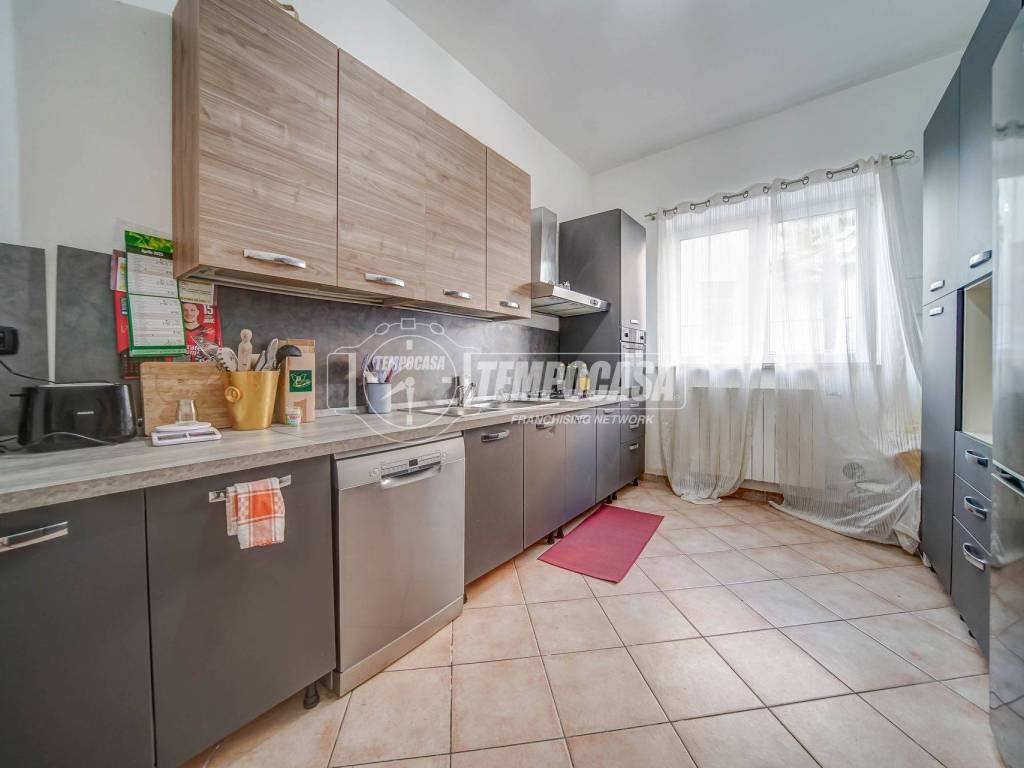 Appartamento a Cairate in Via cattaneo 21/B - Foto 4