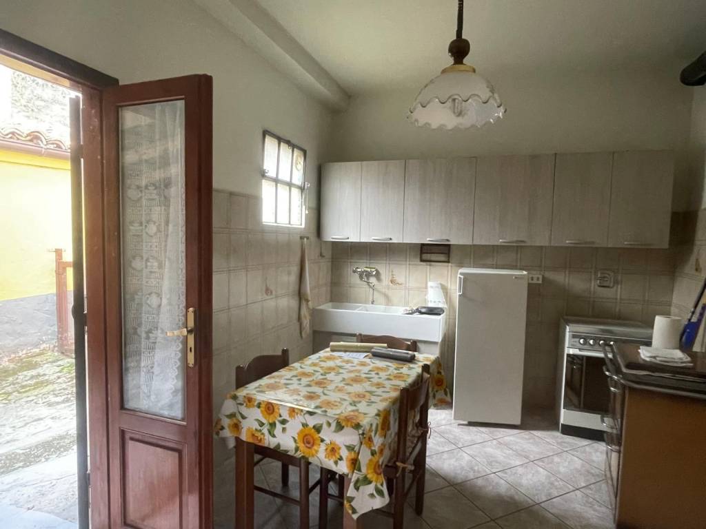 Casa indipendente a Serralunga d'alba in Via Roma, 14 - Foto 4