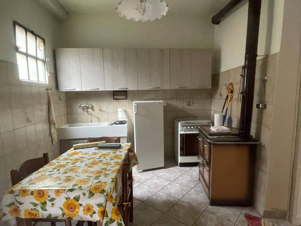 Casa indipendente a Serralunga d'alba in Via Roma, 14 - Foto 5