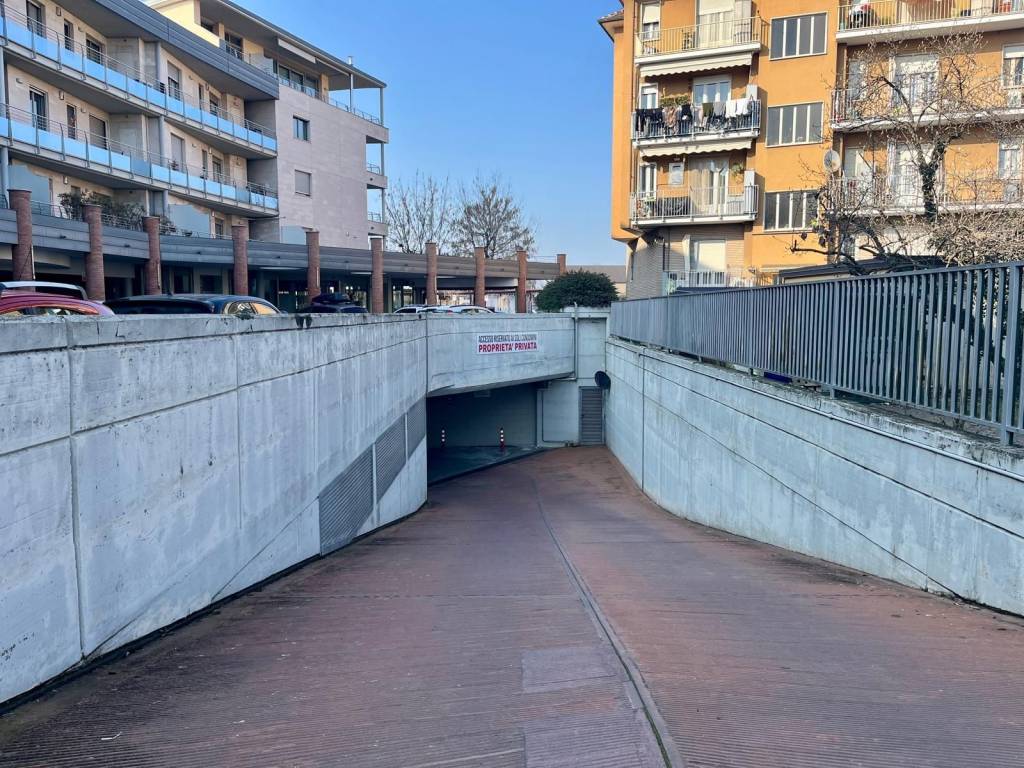 Box / garage a Carmagnola in Via Gaetano Donizetti - Foto 3