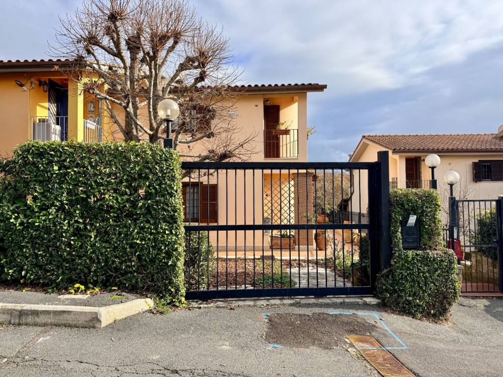 Villa a Trevignano romano in Via Monte Fumaiolo - Foto 2