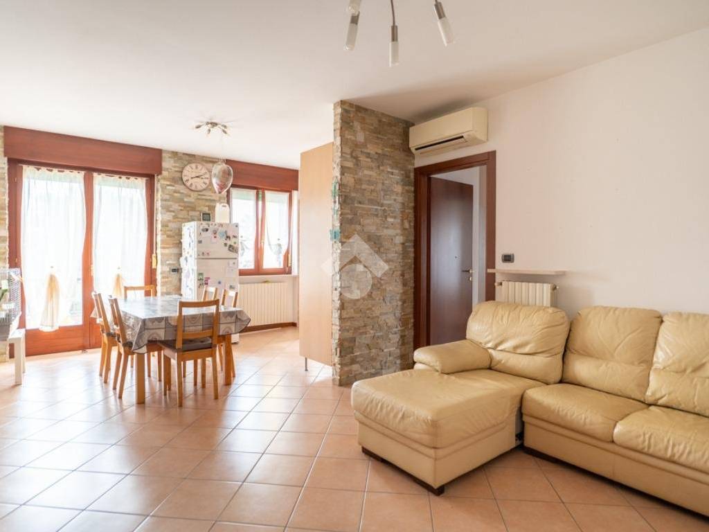 Appartamento a Villafranca di verona in Via Olmo - Foto 3