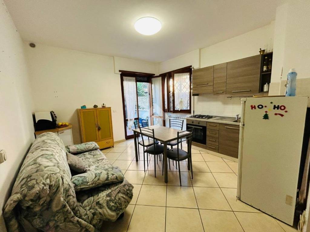 Appartamento a Aprilia in Via delle Margherite, 61 - Foto 4