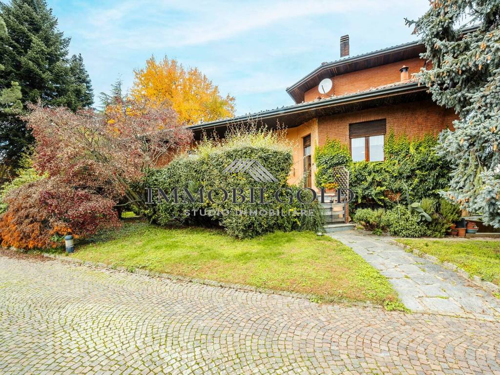 Villa a Varallo pombia in Strada Statale Ticinese - Foto 2
