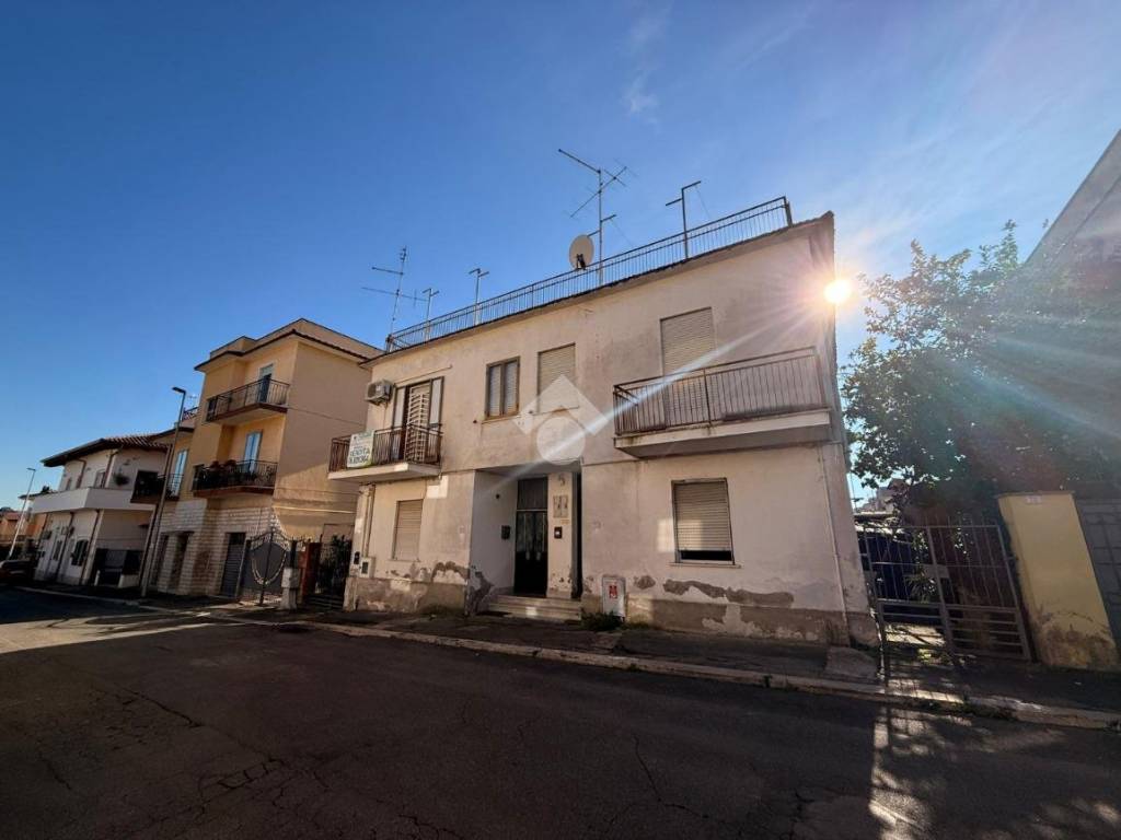 Appartamento a Aprilia in Via dei Larici, 78 - Foto 3