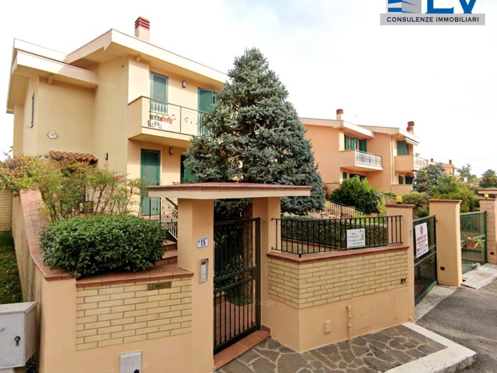 Villetta a schiera a Frosinone in Via Mastruccia - Foto 2