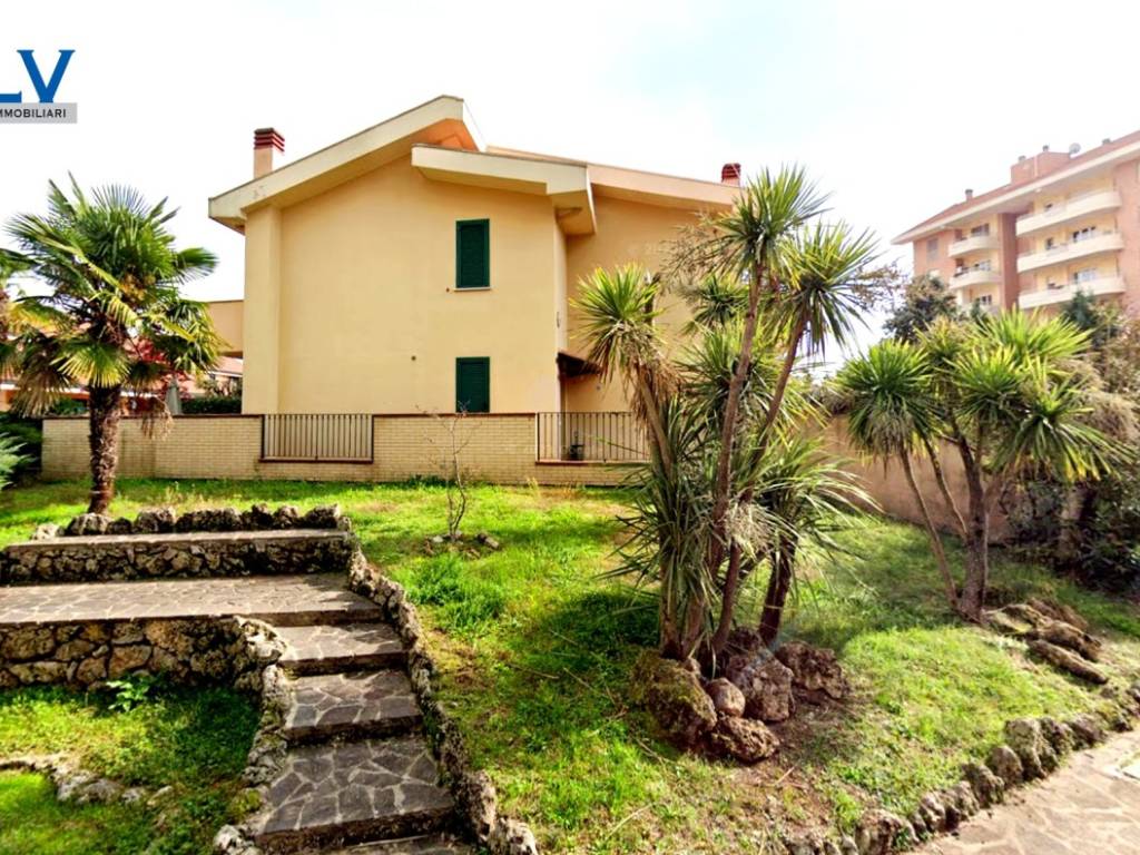 Villetta a schiera a Frosinone in Via Mastruccia - Foto 3