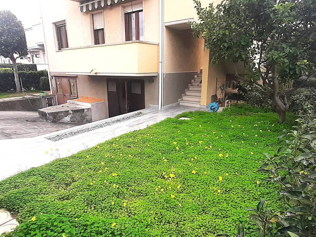 Appartamento a Rosignano marittimo in Via Cesare Pavese - Foto 2