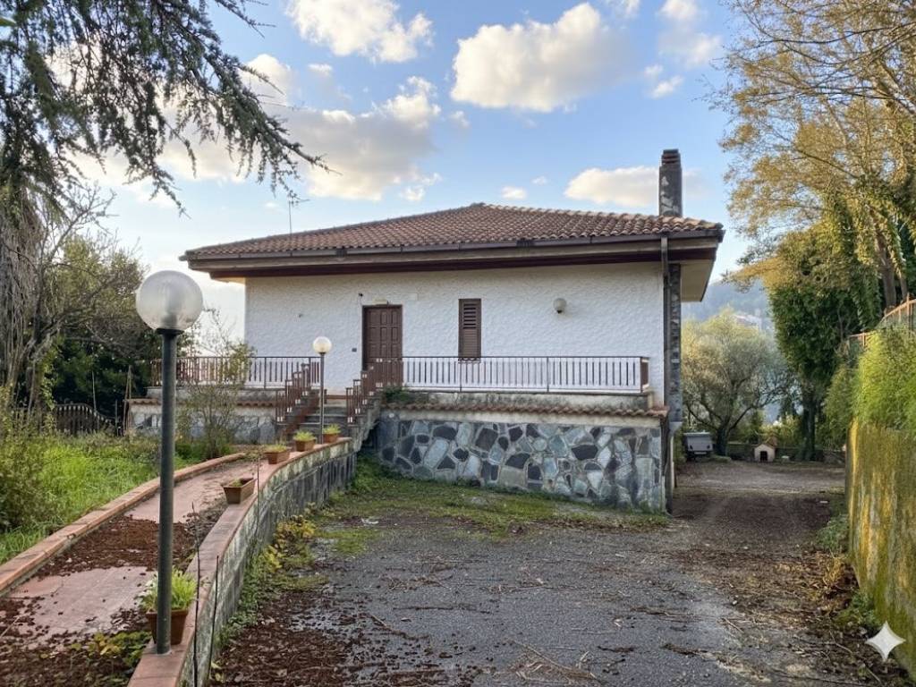 Villa a Cava de' tirreni in Via Paolina Craven - Foto 2