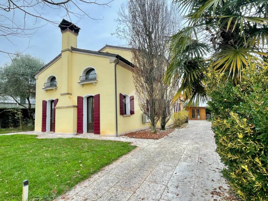 Villa a Selvazzano dentro in Via Svevo, 1 - Foto 2